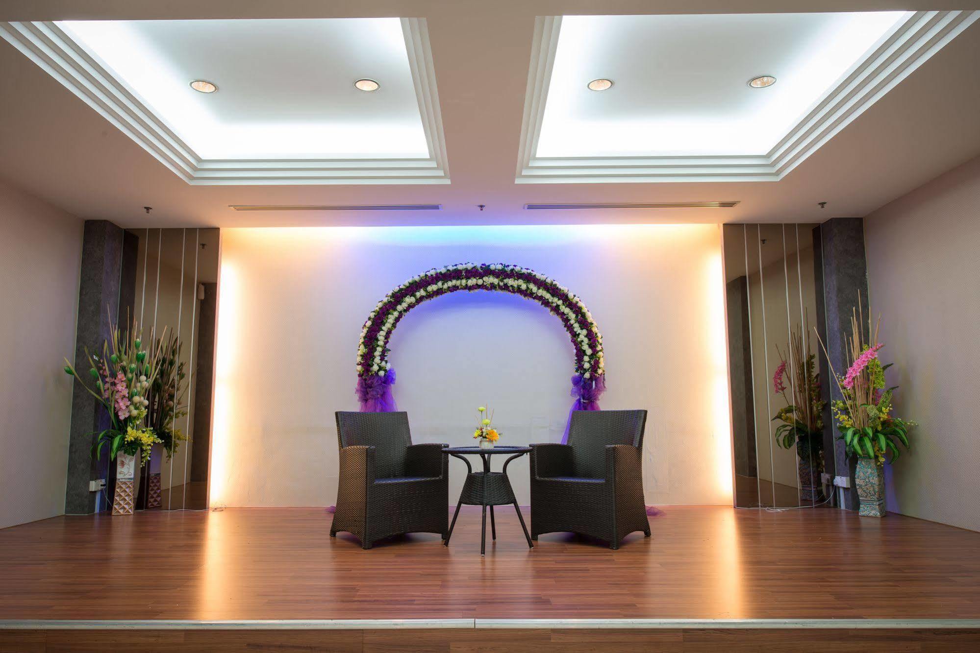 Hotel Super Cowboy Malacca Esterno foto